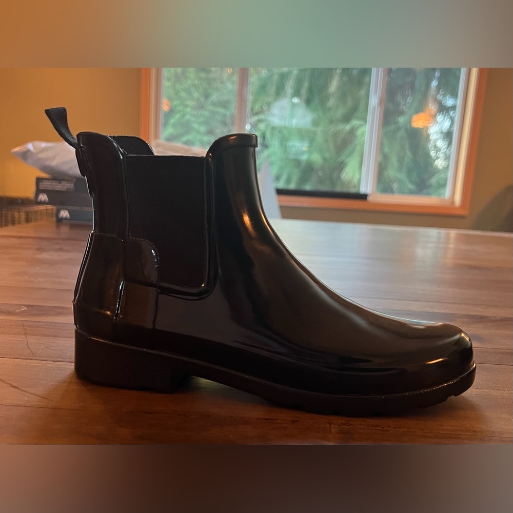 Black Hunter Women's Refined Gloss Slim Fit Chelsea Boot